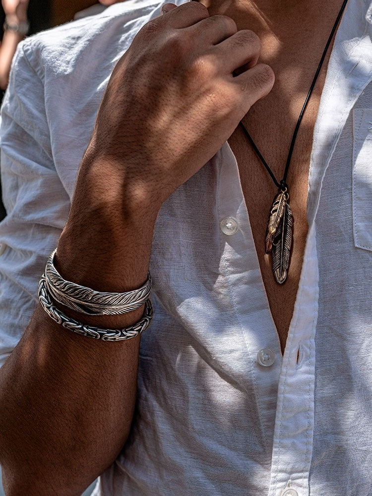 John Varvatos, Feather Necklace – Yaf Sparkle